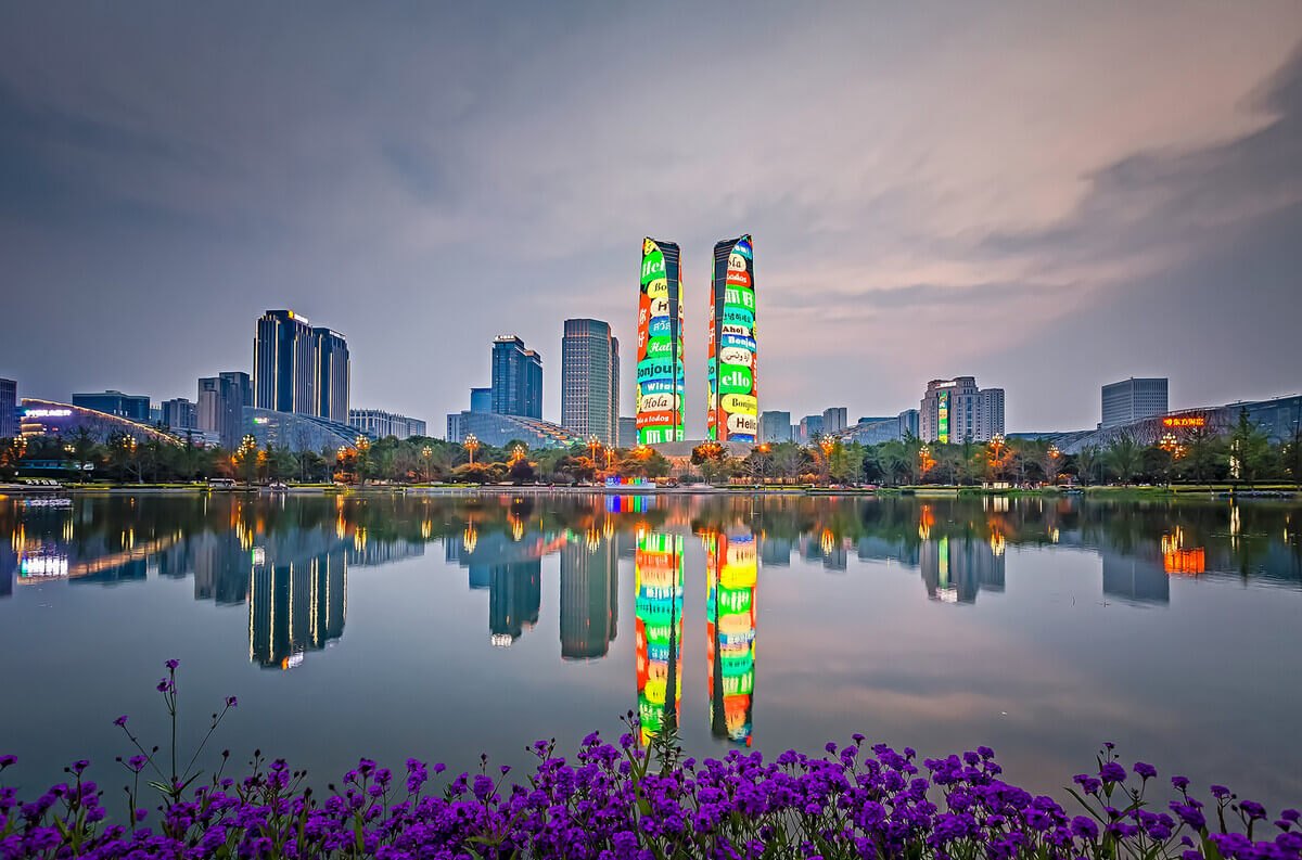 写字楼周边城市街景